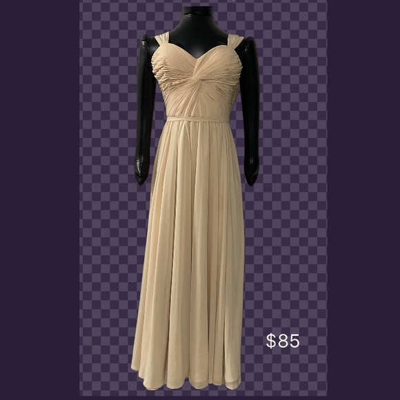 Gown - Picture 1 of 2